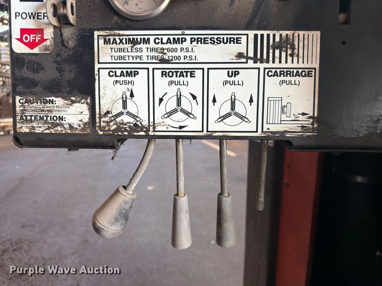 image for item DQ7772 Wheel and tire machines