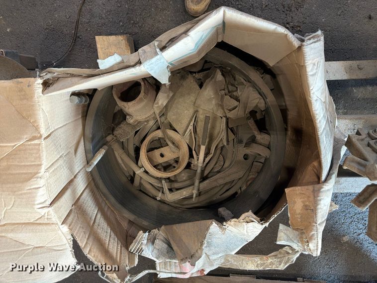 image for item DQ7772 Wheel and tire machines