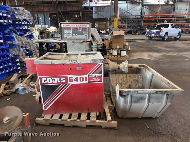 image for item DQ7772 Wheel and tire machines