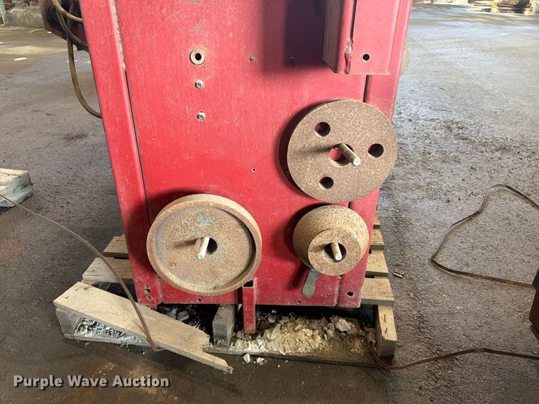 image for item DQ7772 Wheel and tire machines