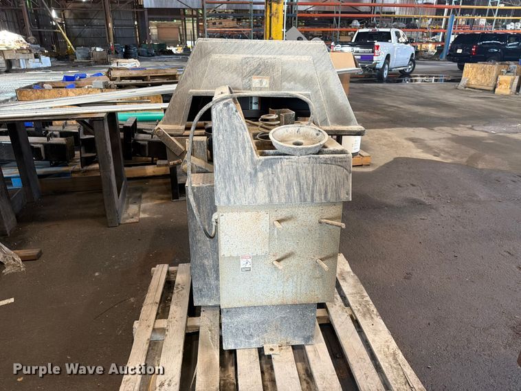 image for item DQ7772 Wheel and tire machines