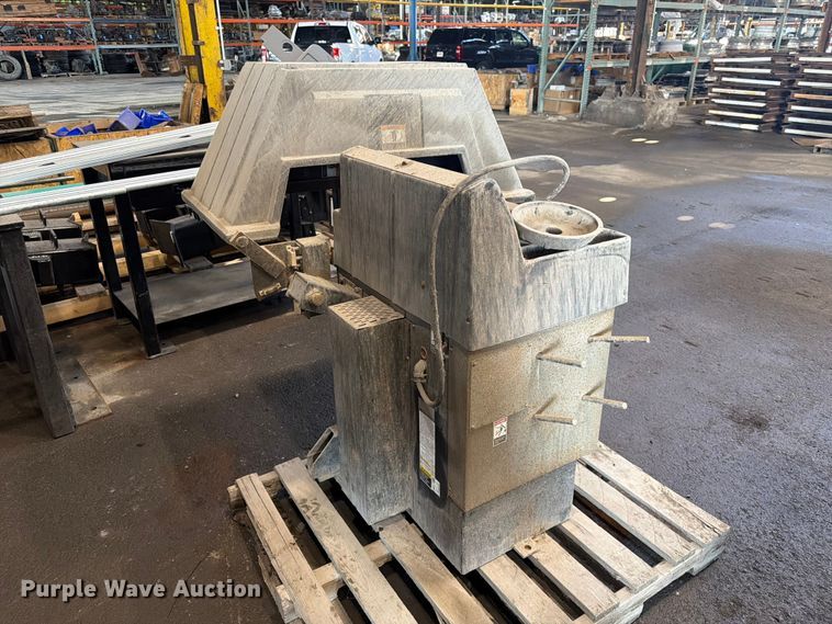image for item DQ7772 Wheel and tire machines