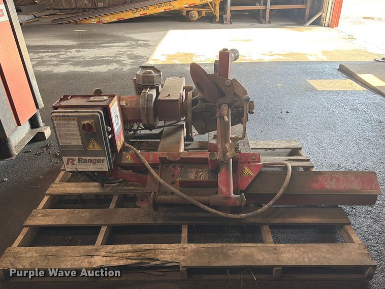 image for item DQ7772 Wheel and tire machines