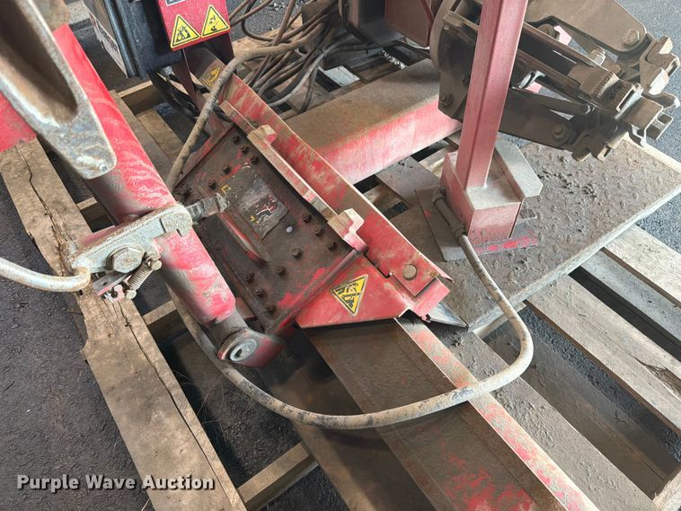 image for item DQ7772 Wheel and tire machines