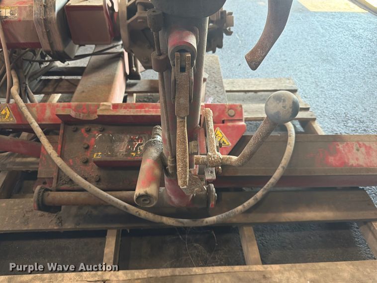 image for item DQ7772 Wheel and tire machines