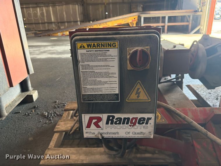 image for item DQ7772 Wheel and tire machines