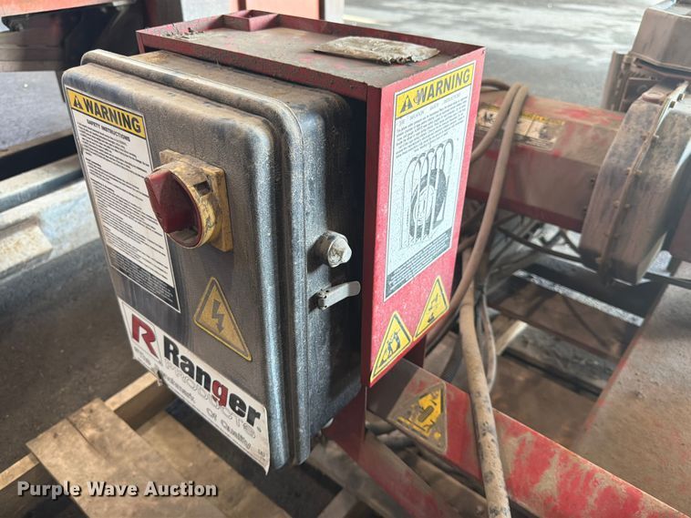 image for item DQ7772 Wheel and tire machines