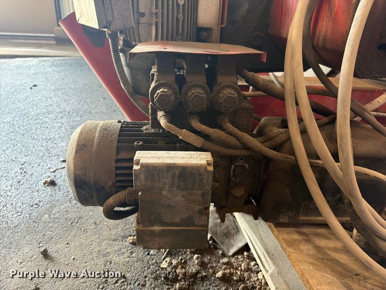 image for item DQ7772 Wheel and tire machines