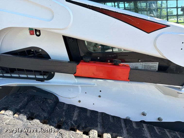 image for item DQ7846 2021 Bobcat T870 tracked skid steer loader