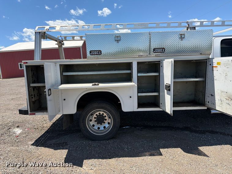 image for item DQ7850 2017 RAM 5500 utility / service truck