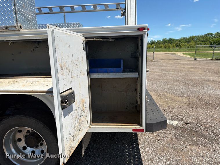 image for item DQ7850 2017 RAM 5500 utility / service truck