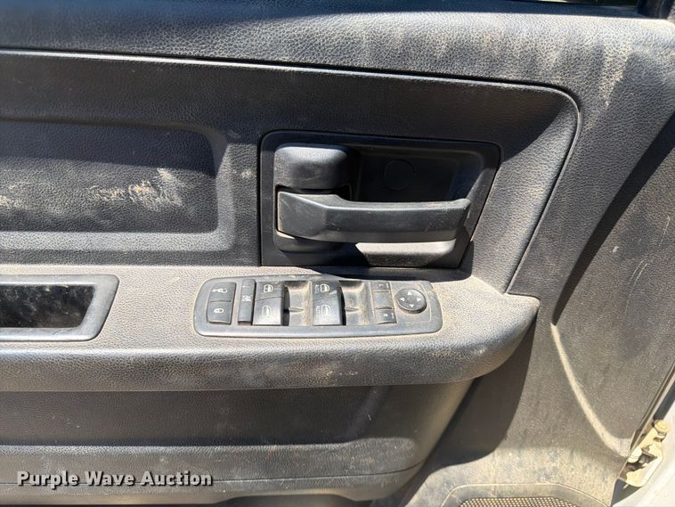 image for item DQ7850 2017 RAM 5500 utility / service truck