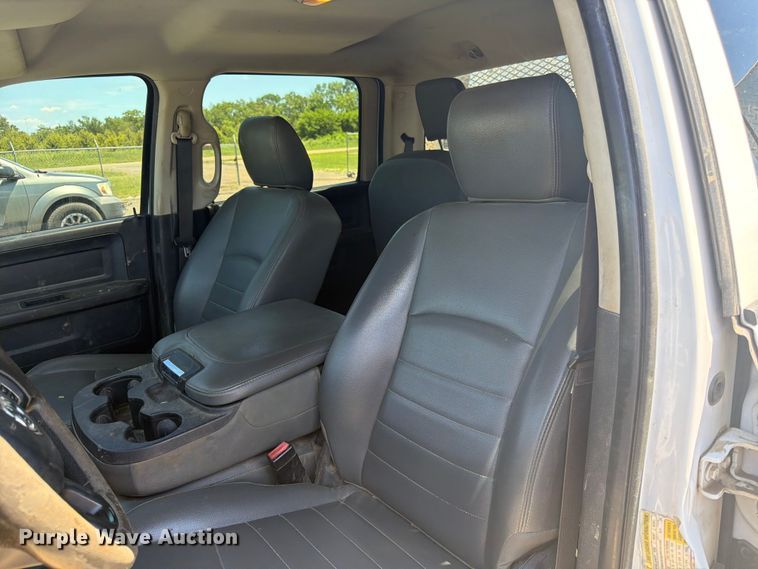 image for item DQ7850 2017 RAM 5500 utility / service truck