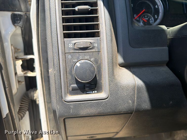 image for item DQ7850 2017 RAM 5500 utility / service truck