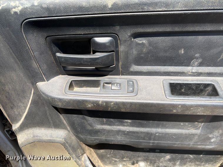 image for item DQ7850 2017 RAM 5500 utility / service truck
