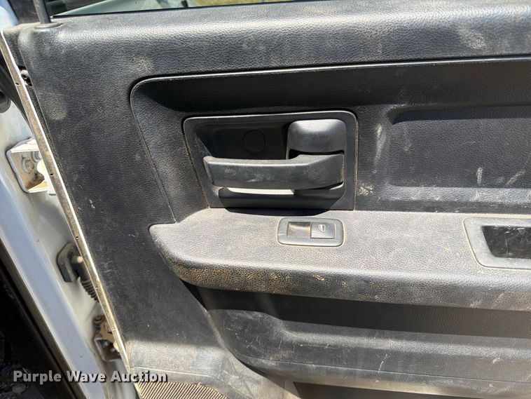 image for item DQ7850 2017 RAM 5500 utility / service truck