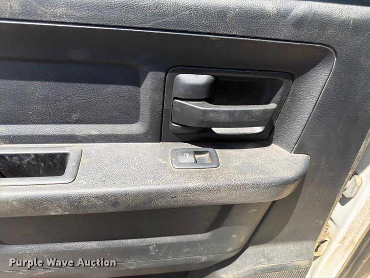 image for item DQ7850 2017 RAM 5500 utility / service truck