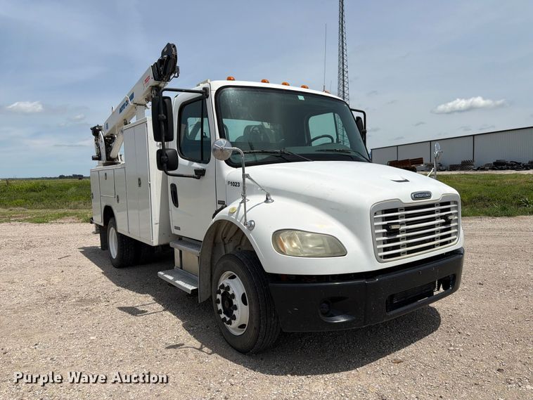 image for item DQ7851 2005 Freightliner Business Class M2 utility / service truck