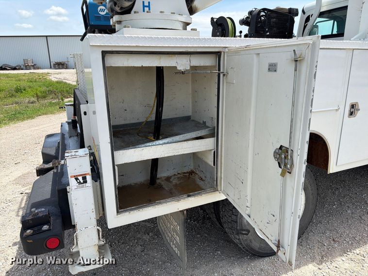 image for item DQ7851 2005 Freightliner Business Class M2 utility / service truck