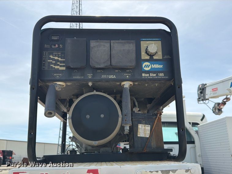 image for item DQ7851 2005 Freightliner Business Class M2 utility / service truck