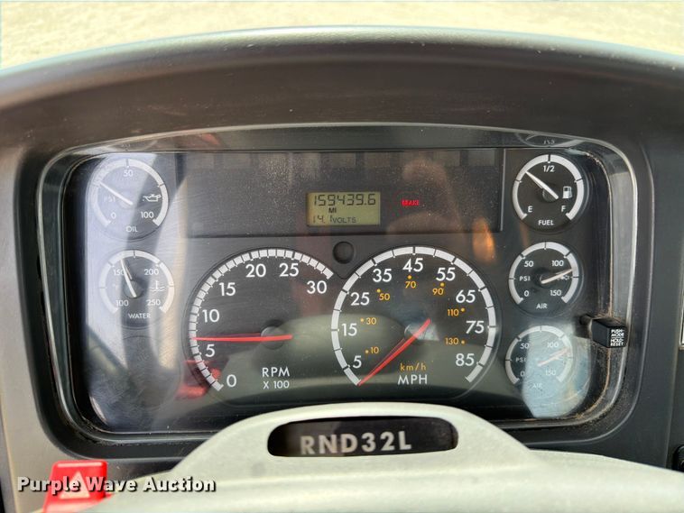image for item DQ7851 2005 Freightliner Business Class M2 utility / service truck