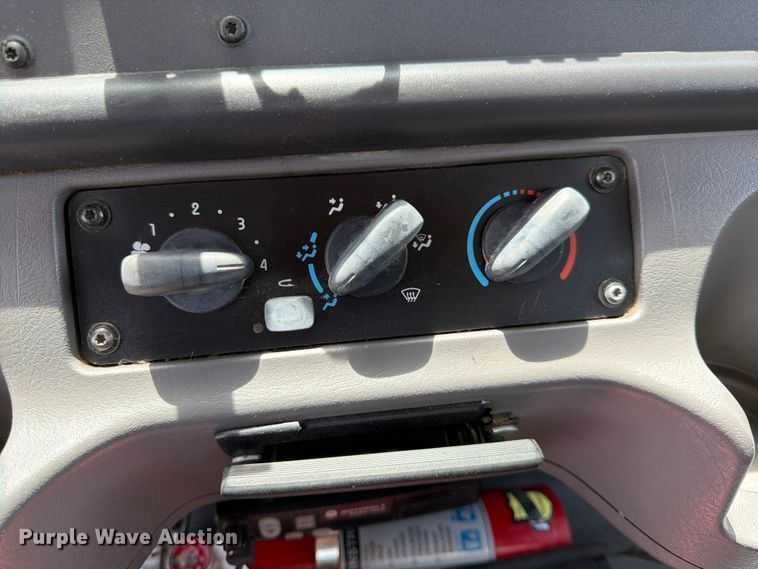 image for item DQ7851 2005 Freightliner Business Class M2 utility / service truck