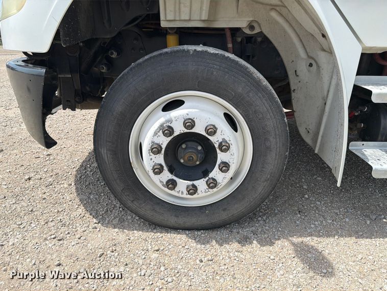 image for item DQ7851 2005 Freightliner Business Class M2 utility / service truck