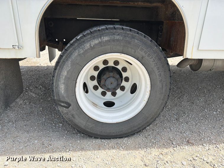 image for item DQ7851 2005 Freightliner Business Class M2 utility / service truck