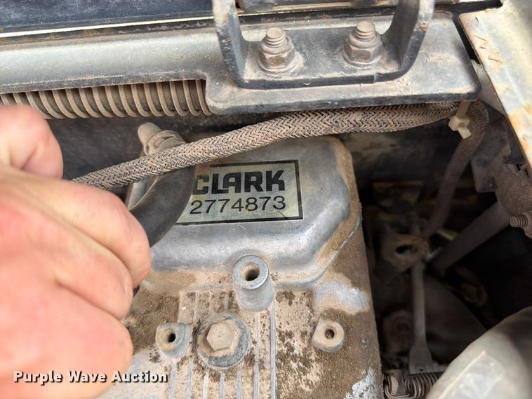 image for item DQ7853 Clark GPX25 forklift