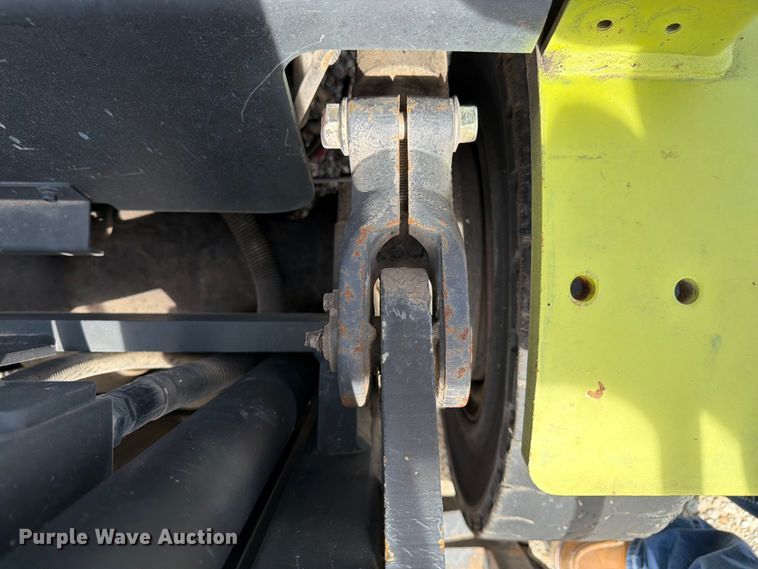 image for item DQ7854 Clark C25L forklift