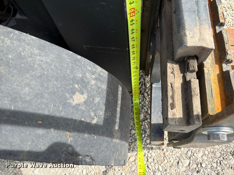 image for item DQ7854 Clark C25L forklift