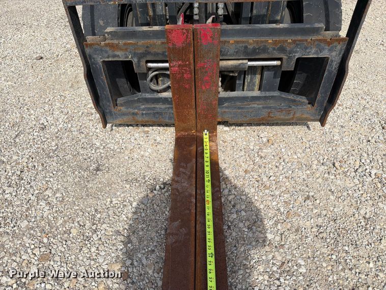 image for item DQ7854 Clark C25L forklift