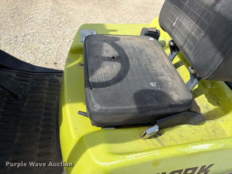 image for item DQ7854 Clark C25L forklift