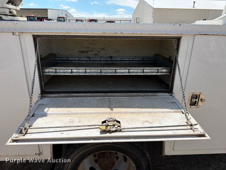 image for item DQ7855 2009 Ford F550 utility / service truck