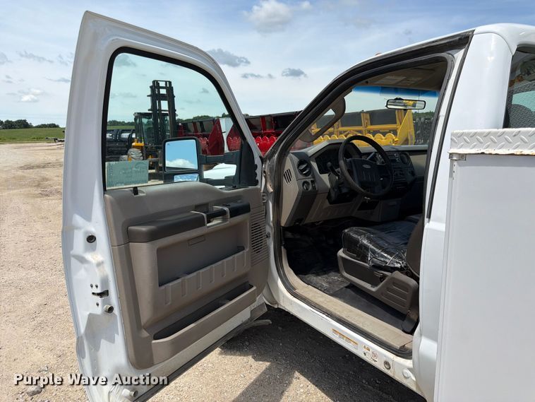 image for item DQ7855 2009 Ford F550 utility / service truck