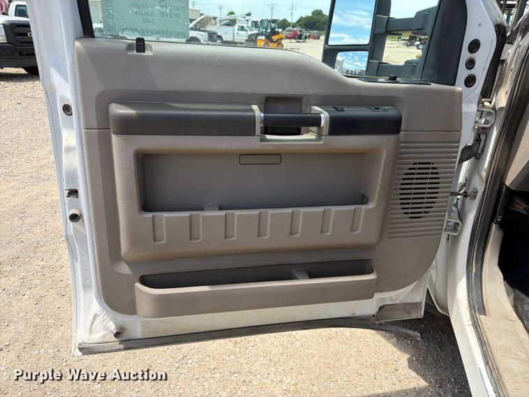 image for item DQ7855 2009 Ford F550 utility / service truck