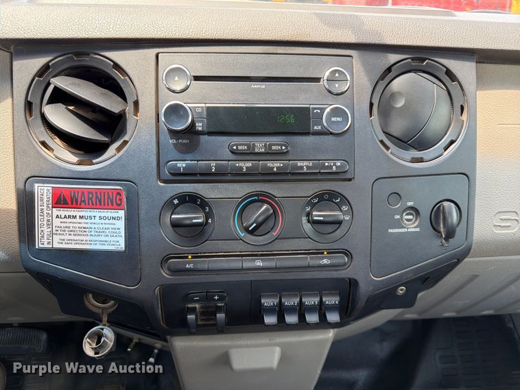 image for item DQ7855 2009 Ford F550 utility / service truck
