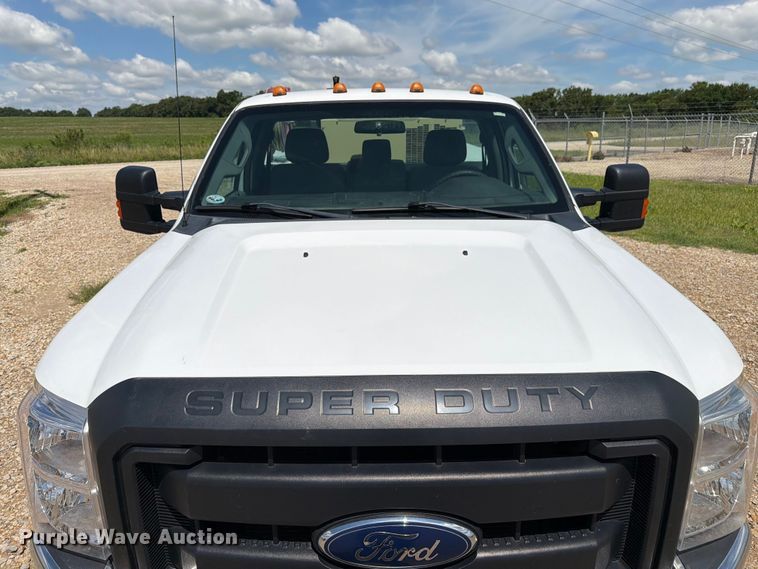 image for item DQ7857 2013 Ford F350 Super Duty utility bed pickup truck