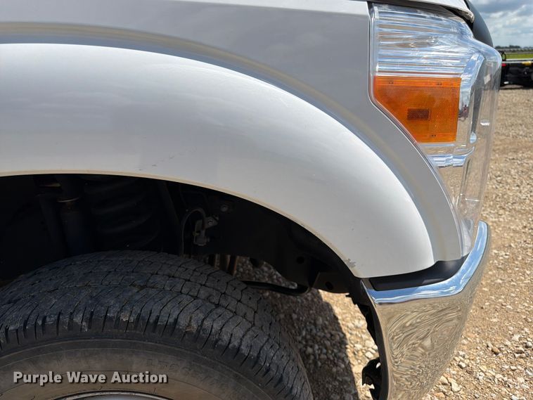 image for item DQ7857 2013 Ford F350 Super Duty utility bed pickup truck