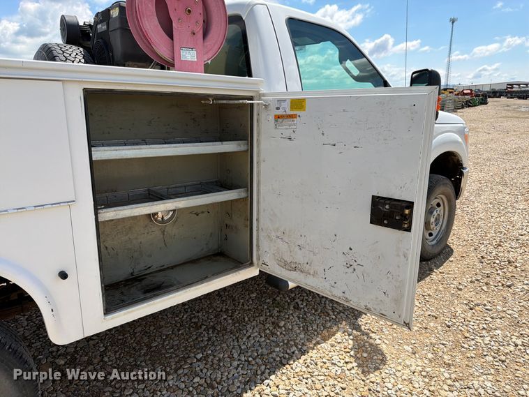image for item DQ7857 2013 Ford F350 Super Duty utility bed pickup truck