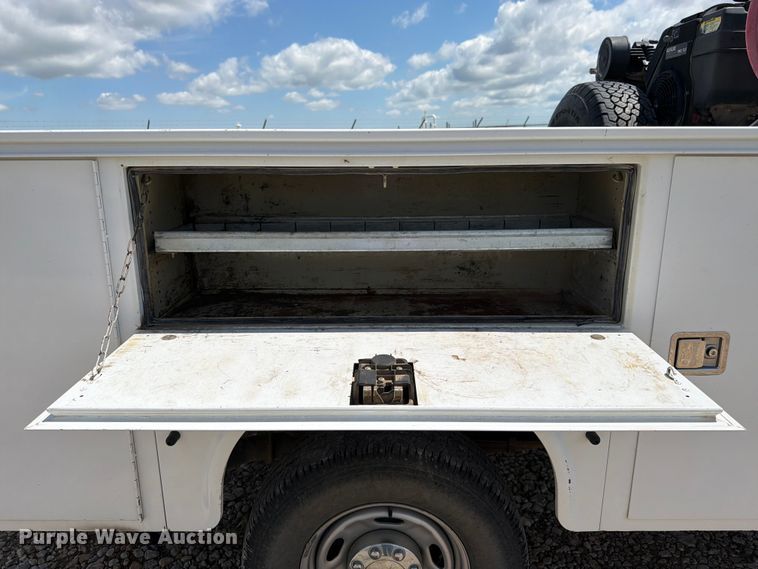 image for item DQ7857 2013 Ford F350 Super Duty utility bed pickup truck