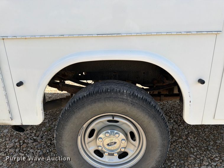 image for item DQ7857 2013 Ford F350 Super Duty utility bed pickup truck