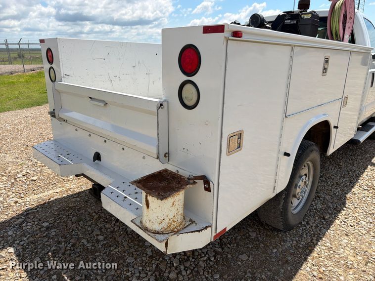 image for item DQ7857 2013 Ford F350 Super Duty utility bed pickup truck