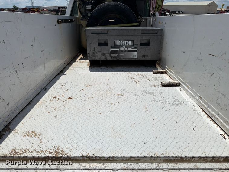 image for item DQ7857 2013 Ford F350 Super Duty utility bed pickup truck