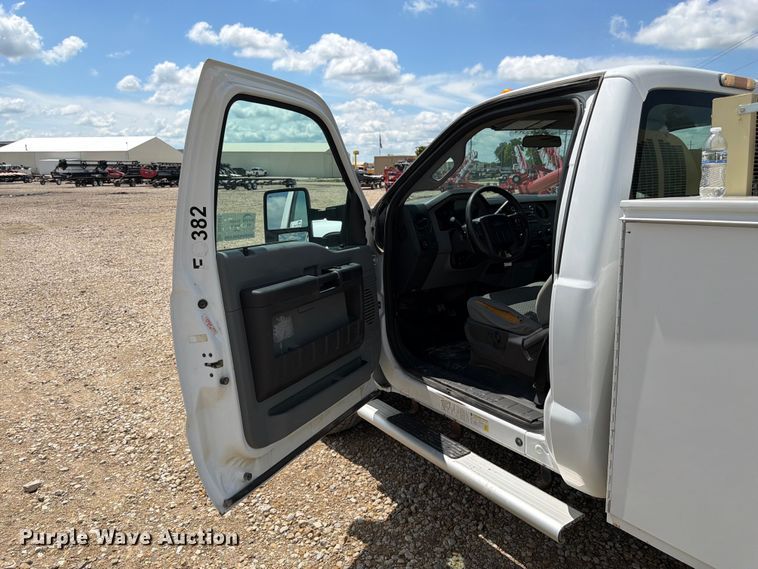 image for item DQ7857 2013 Ford F350 Super Duty utility bed pickup truck