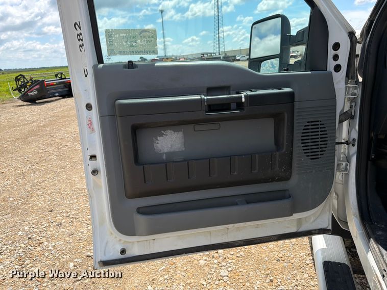 image for item DQ7857 2013 Ford F350 Super Duty utility bed pickup truck