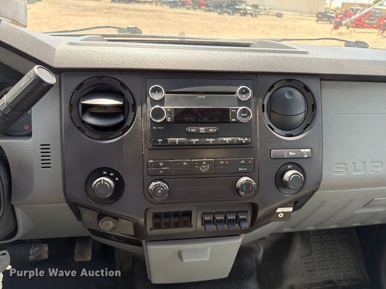 image for item DQ7857 2013 Ford F350 Super Duty utility bed pickup truck