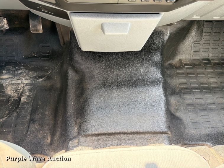 image for item DQ7857 2013 Ford F350 Super Duty utility bed pickup truck