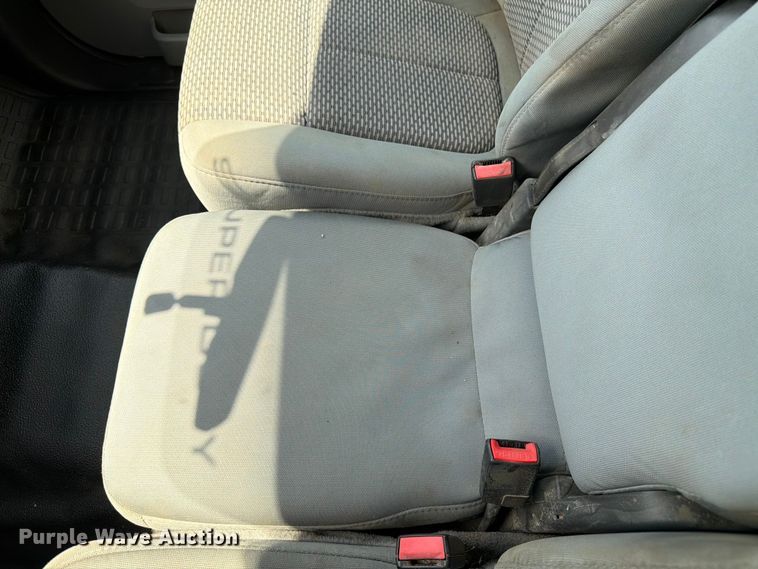 image for item DQ7857 2013 Ford F350 Super Duty utility bed pickup truck