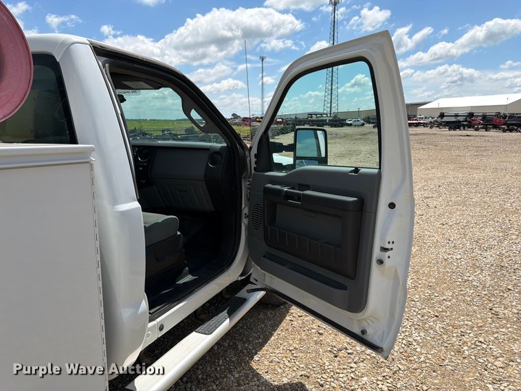 image for item DQ7857 2013 Ford F350 Super Duty utility bed pickup truck
